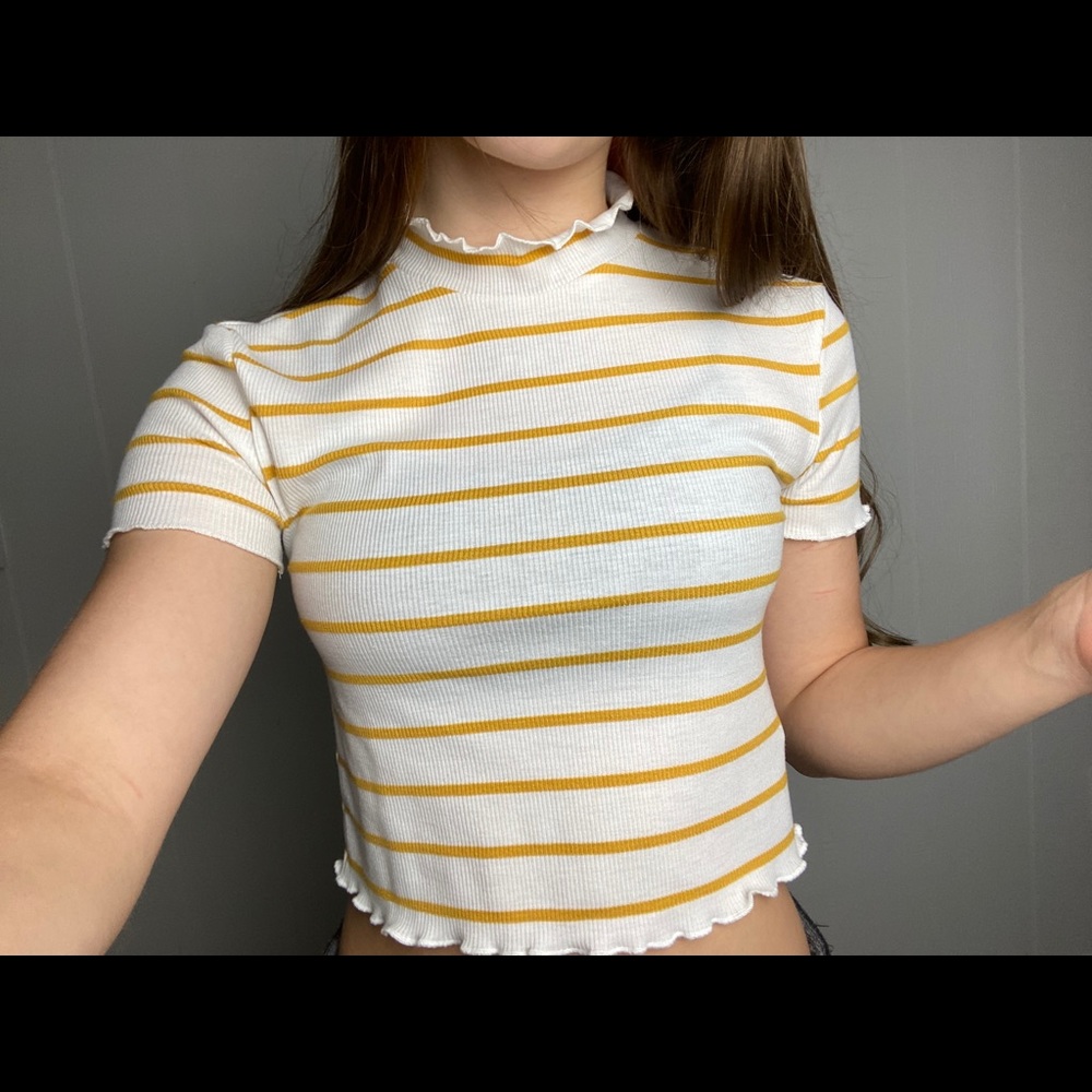 forever 21 lettuce edge cropped mock neck top